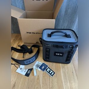 Yeti Hopper Flip 8 Soft Cooler